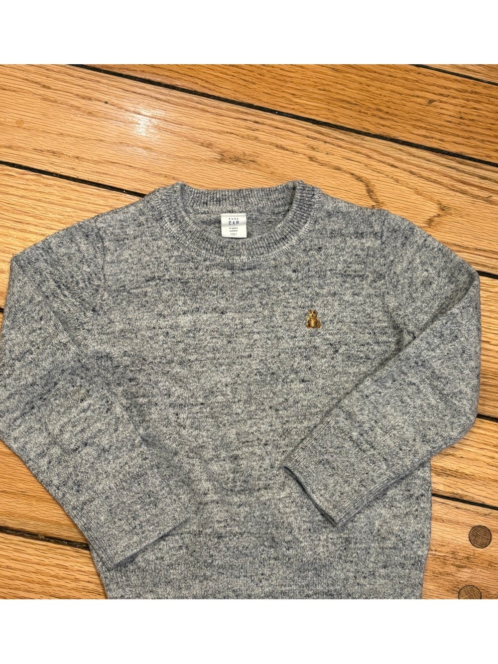 BabyGap Boys Gray Crewneck Sweater with Gold Crest Embroidery size 4